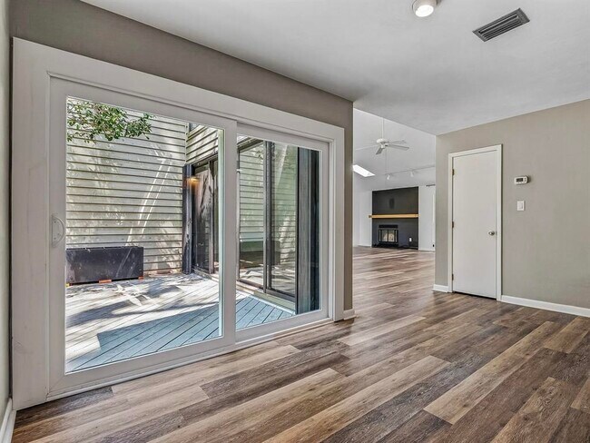 Building Photo - 3335 Micanopy Trail