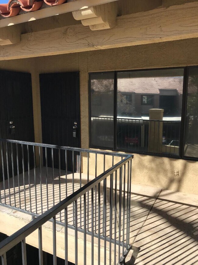 Building Photo - 8255 N Oracle Rd