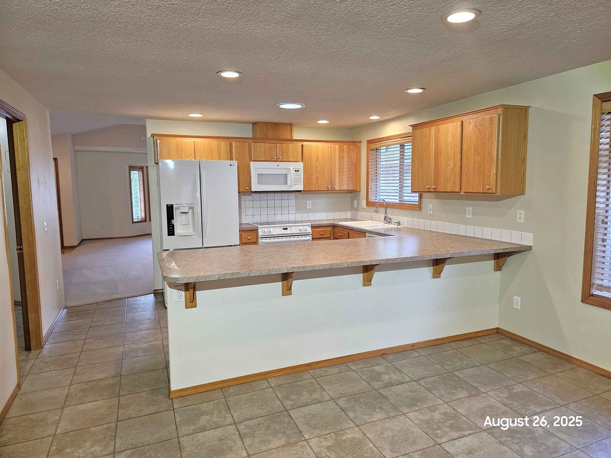 Building Photo - 21138 SW Houston Dr