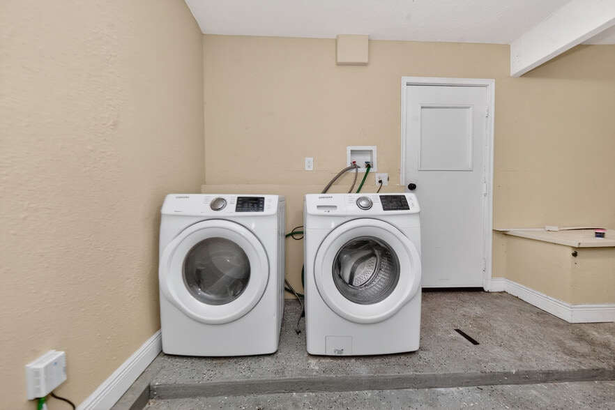 Building Photo - 2 Sweetbay Ln