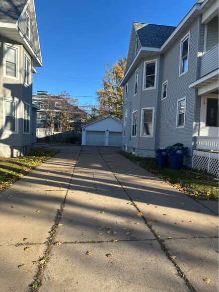 Building Photo - 526 McClellan St