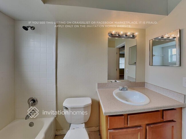 Building Photo - 384 St Dunstan Way