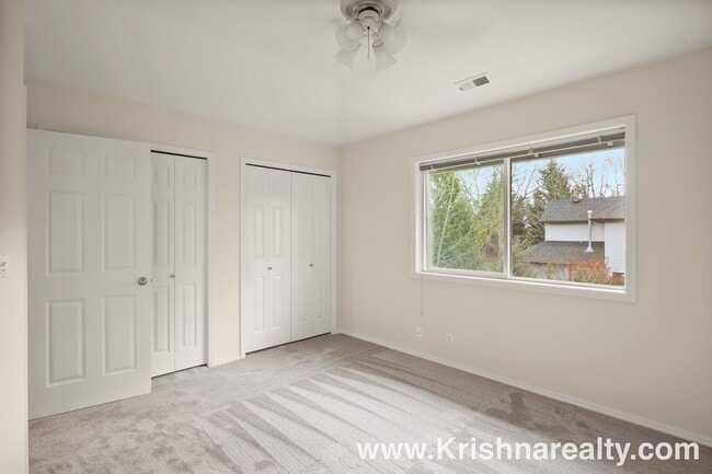 Building Photo - Gorgeous 3 BD* 2.5 BA* Updated Duplex Located in Historic Orenco in the Elk Meadows Community! *S...