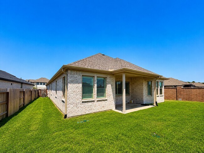 Building Photo - 13203 Wood Leaf Pk