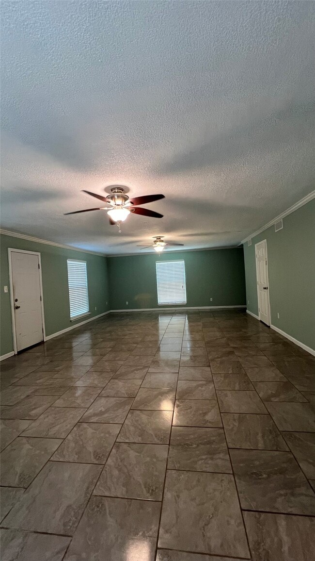 Building Photo - 5706 Avenue T