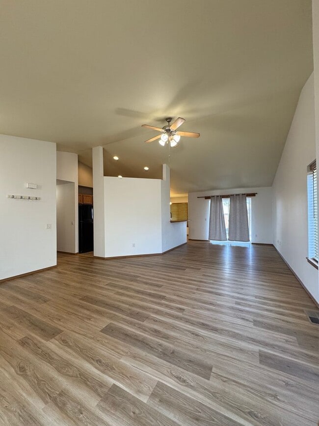 Building Photo - Modern 3BR/2BA Rental with Large Kitchen & Living Room