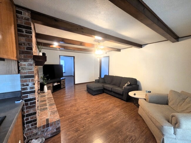 Building Photo - 3345 S Jefferson Ave