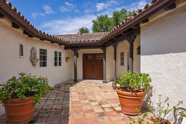 Building Photo - Experience the beauty and tranquility of Montecito living at “Casa Bella Monte!