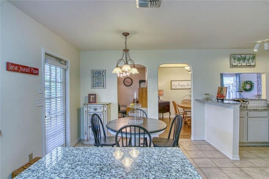 Building Photo - 714 Saint Lucy Dr