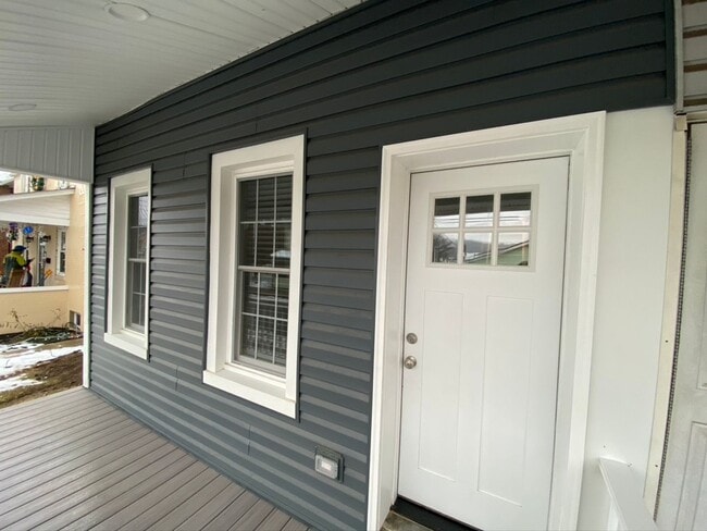 Building Photo - Awesome 3 bedroom 1.5 Bath Home in Emmaus