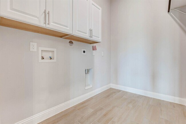 Building Photo - 1819 Golden Cape Dr