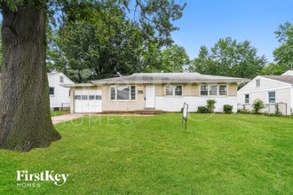 Building Photo - 665 Mark Twain Dr