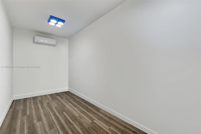 Building Photo - 10359 NW 67th Terrace