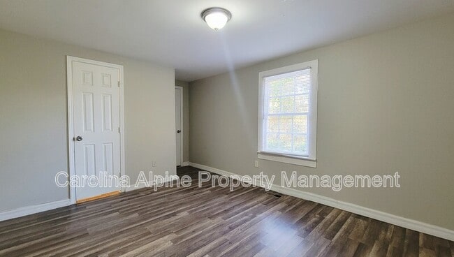 Building Photo - 104 Plum Tree Ln