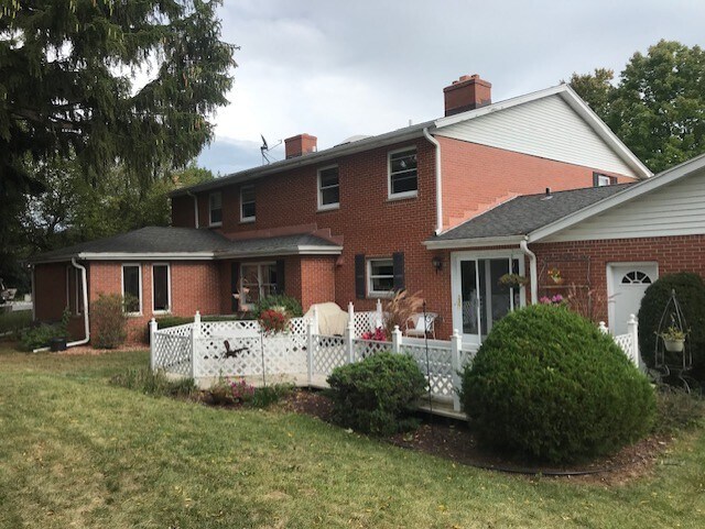 Building Photo - 3730 Foxwood Rd