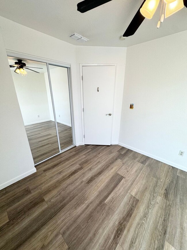 Building Photo - Freshly Painted 3 Bedroom + Loft in Desirable Elk Grove Neighborhood