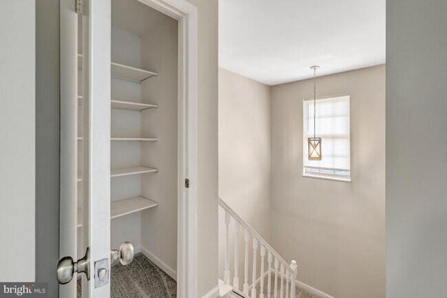 Building Photo - 7065 Leewood Forest Dr