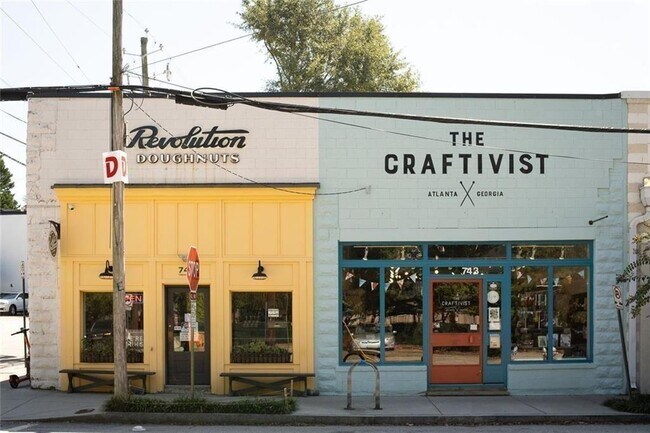 Building Photo - 5 Krog St NE