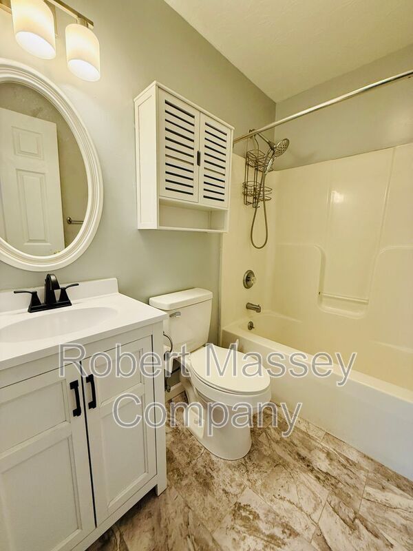 Building Photo - 137 Stone Creek Ct