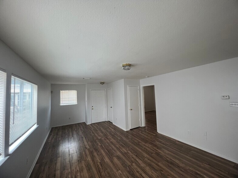 Building Photo - 1123 Verde Trails Dr