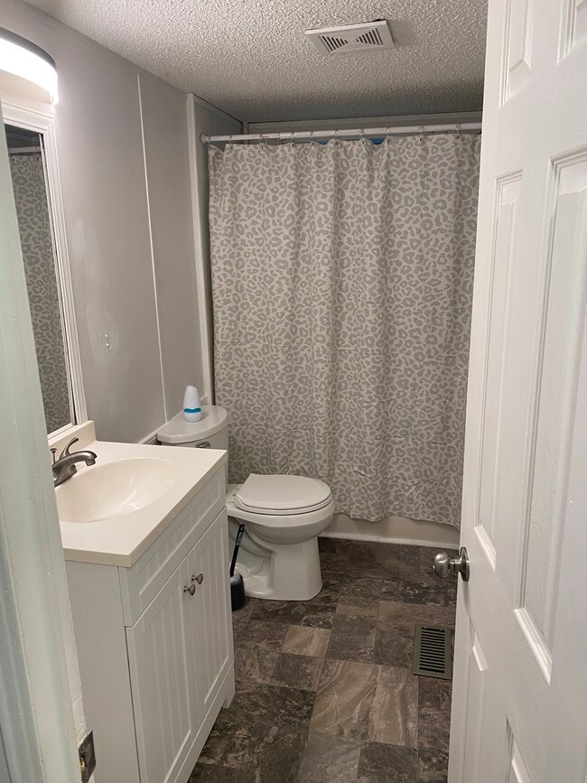 Building Photo - 417 Ranch Rd