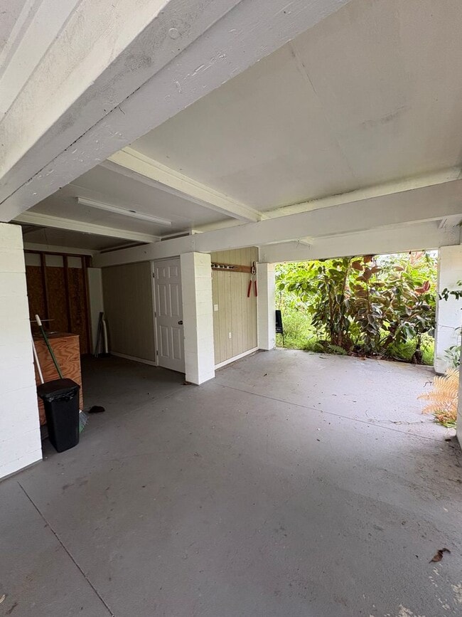 Building Photo - 345 Hoaka Rd