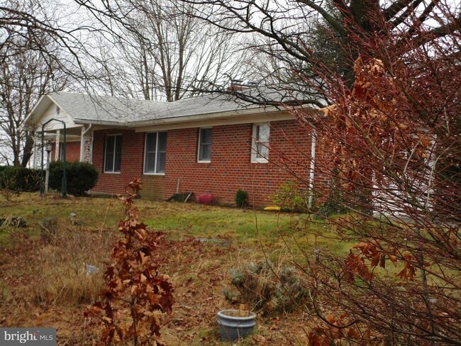 Building Photo - 1346 Old Grade Rd