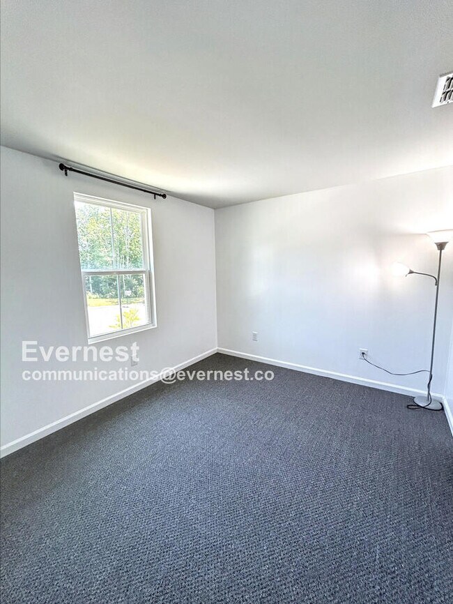 Building Photo - 116 Makayla Dr