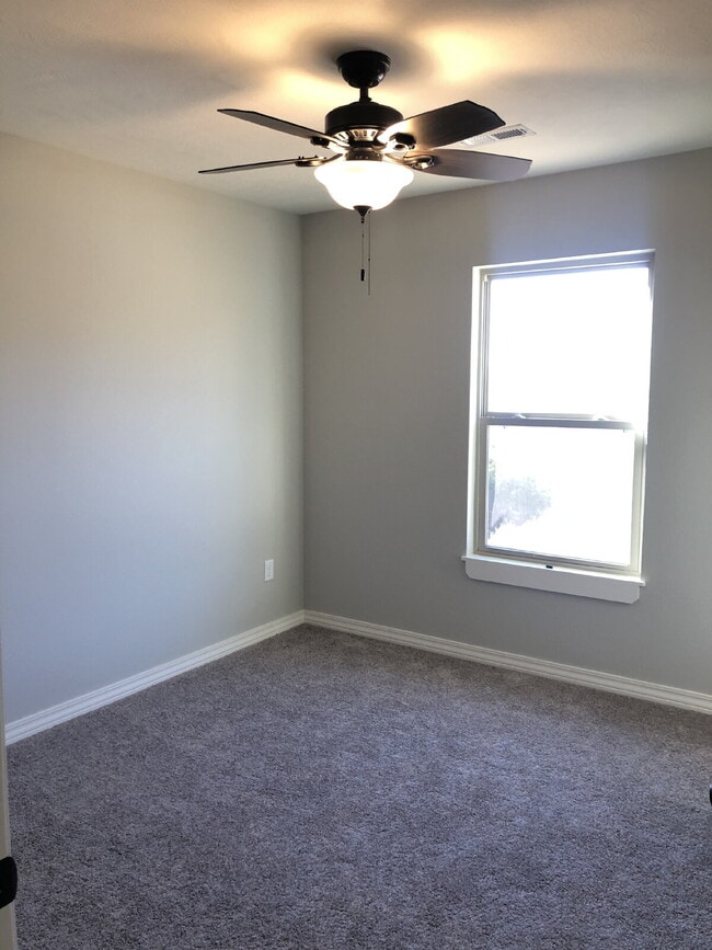 Building Photo - Open living concept- 3BR/2BA with unfinished basement