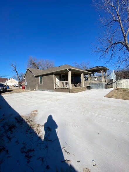 Building Photo - 106 Beech St