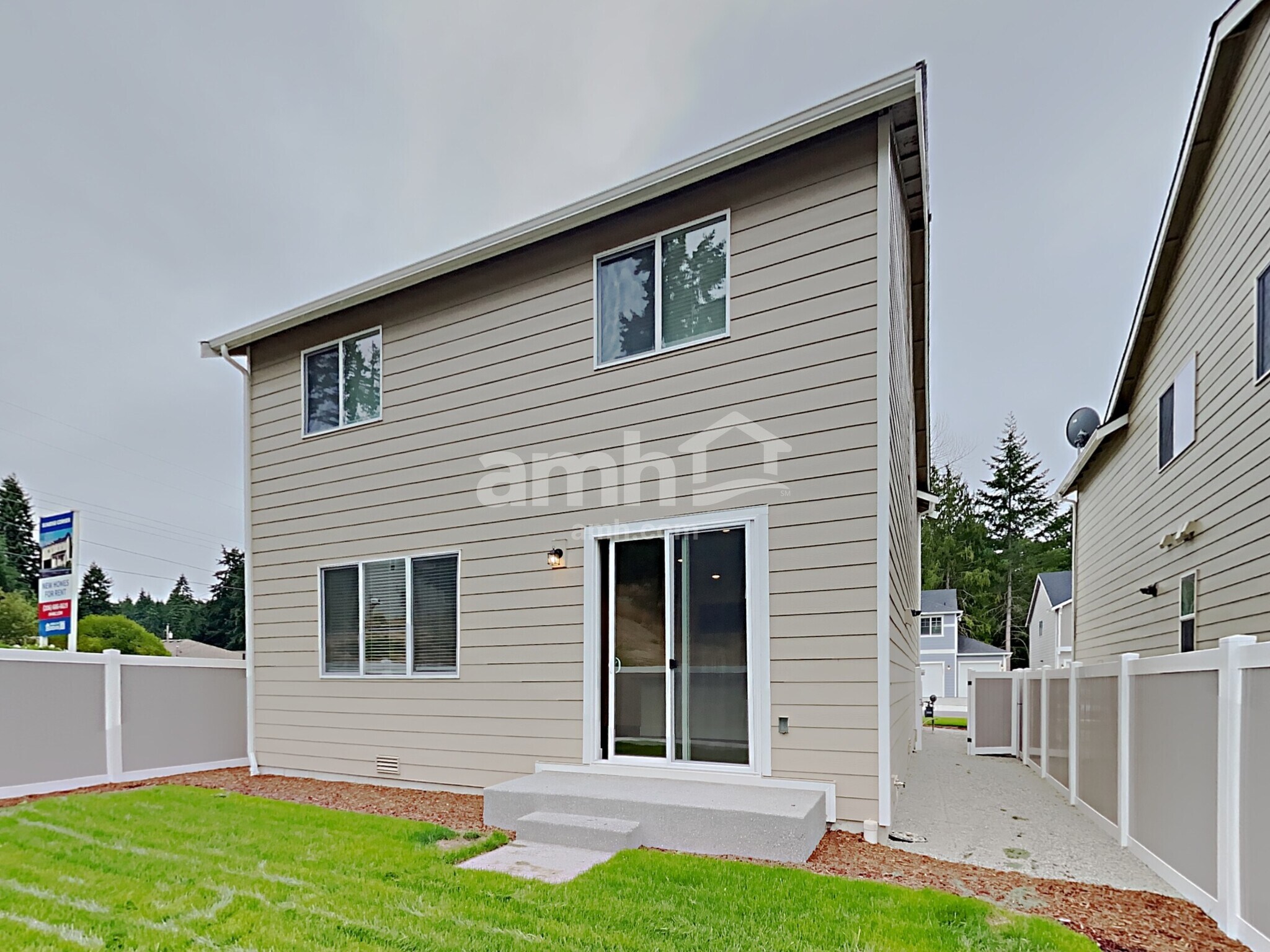 Building Photo - 12404 83rd Ave E