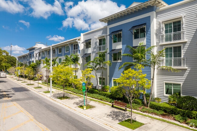 Building Photo - Father Marquess - Barry Apartments