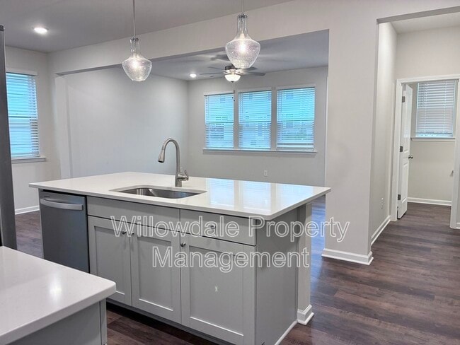 Building Photo - 179 Pinkie Ln