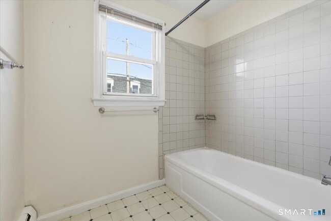 Building Photo - 194 Cherry St