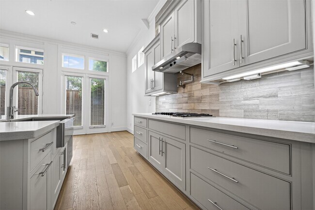 Building Photo - 2713 Kinsley Oaks Dr