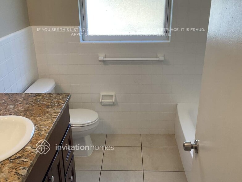 Building Photo - 1721 Greenhill Dr