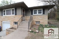 Building Photo - 519 Maple St