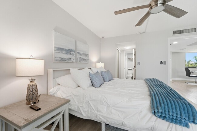 Building Photo - 1605 S US Hwy 1