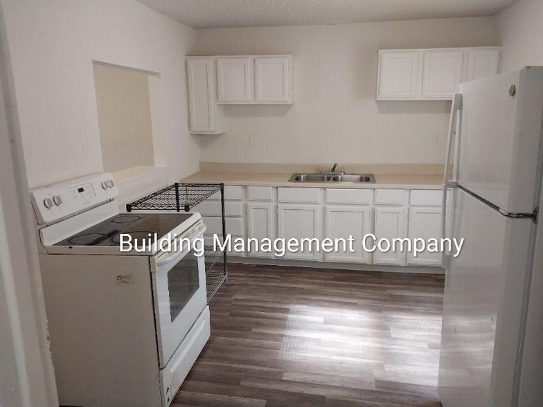 Building Photo - 4325 Garfield Ave