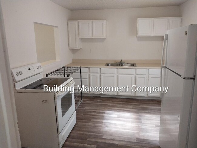 Building Photo - 4325 Garfield Ave