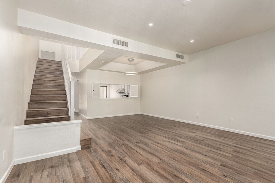 Building Photo - 6238 N 30th Pl