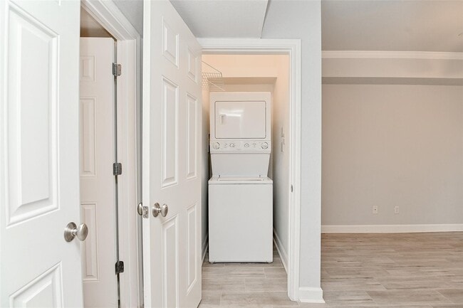 Building Photo - 4515 Briar Hollow Pl