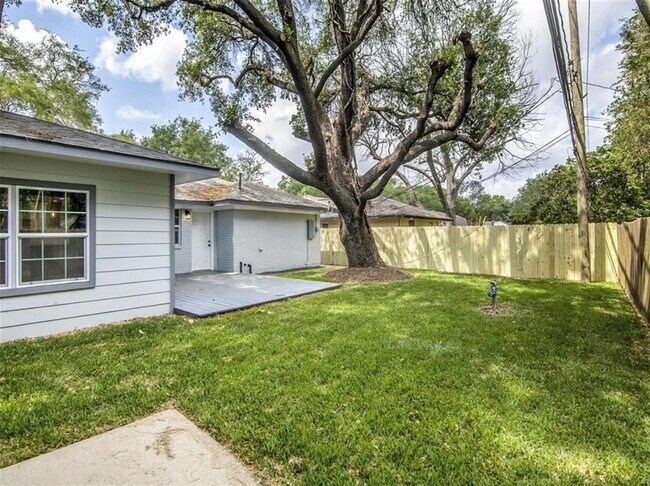 Building Photo - 4734 Sanford Rd