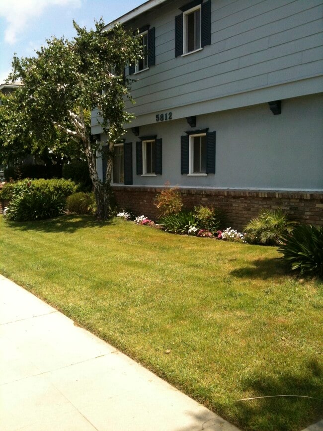 Building Photo - 5812 Coldwater Canyon Ave