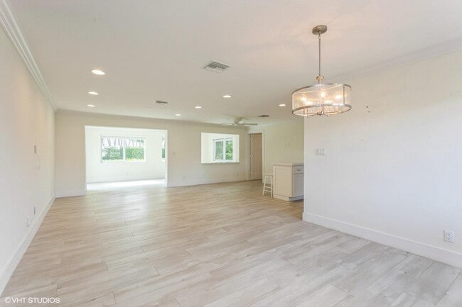 Building Photo - 1615 Venus Ave