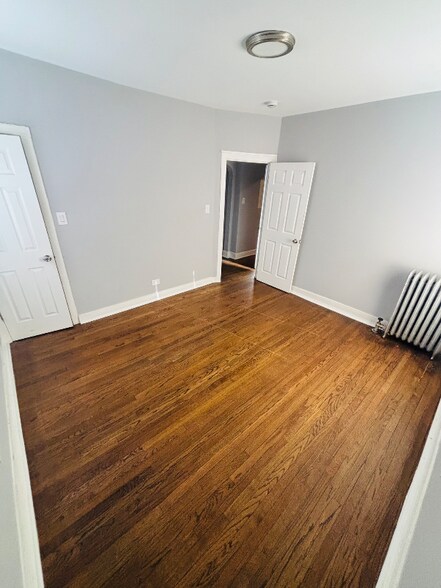 Building Photo - 541 E 80th St