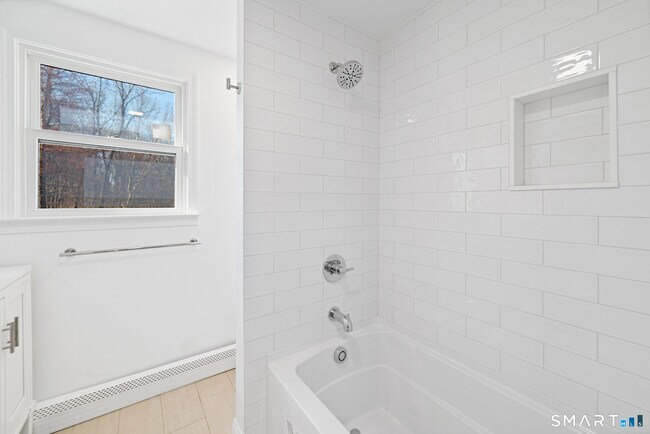 Building Photo - 141 Colony Ave