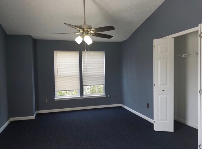 Building Photo - 2 bedroom condo