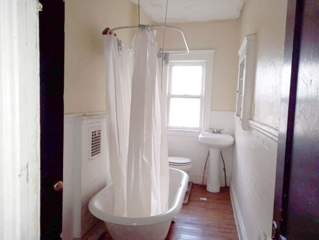 Primary Photo - 13505 Marston Ave