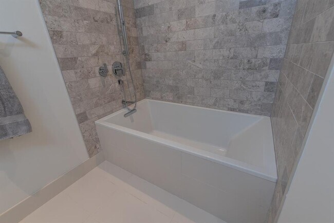 Building Photo - 301 West Ave